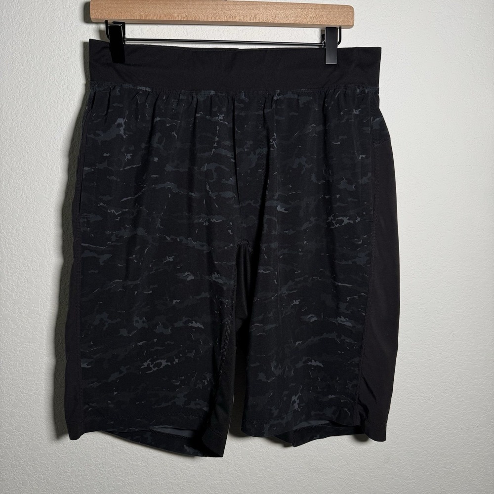 Lululemon Shorts Black Camo Athletic Training Gym | Men Large